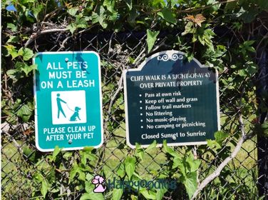 Happyoodles.com Pet Leash and cliff walk rule signs