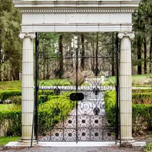 Dog Friendly Things to Do in Saratoga Springs Yaddo Garden Gate