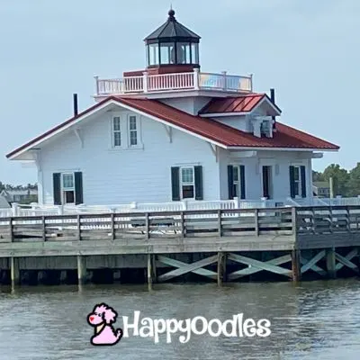 Happyoodles.com - Dog Friendly Outer Banks - Roanoke Marshes Lighthouse